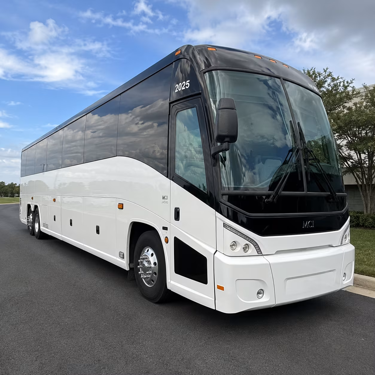 shuttle buses for warehouse and distribution groups along sr 4